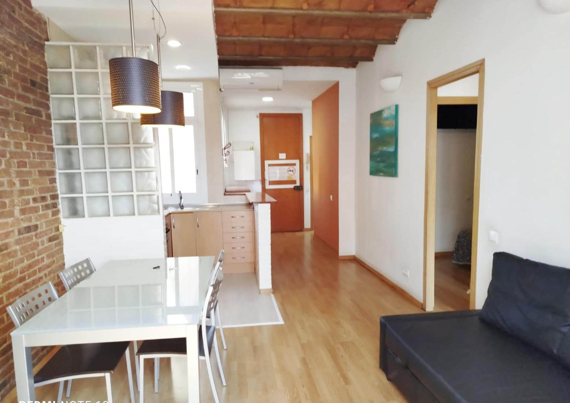 Three Bedrooms Bright Center *